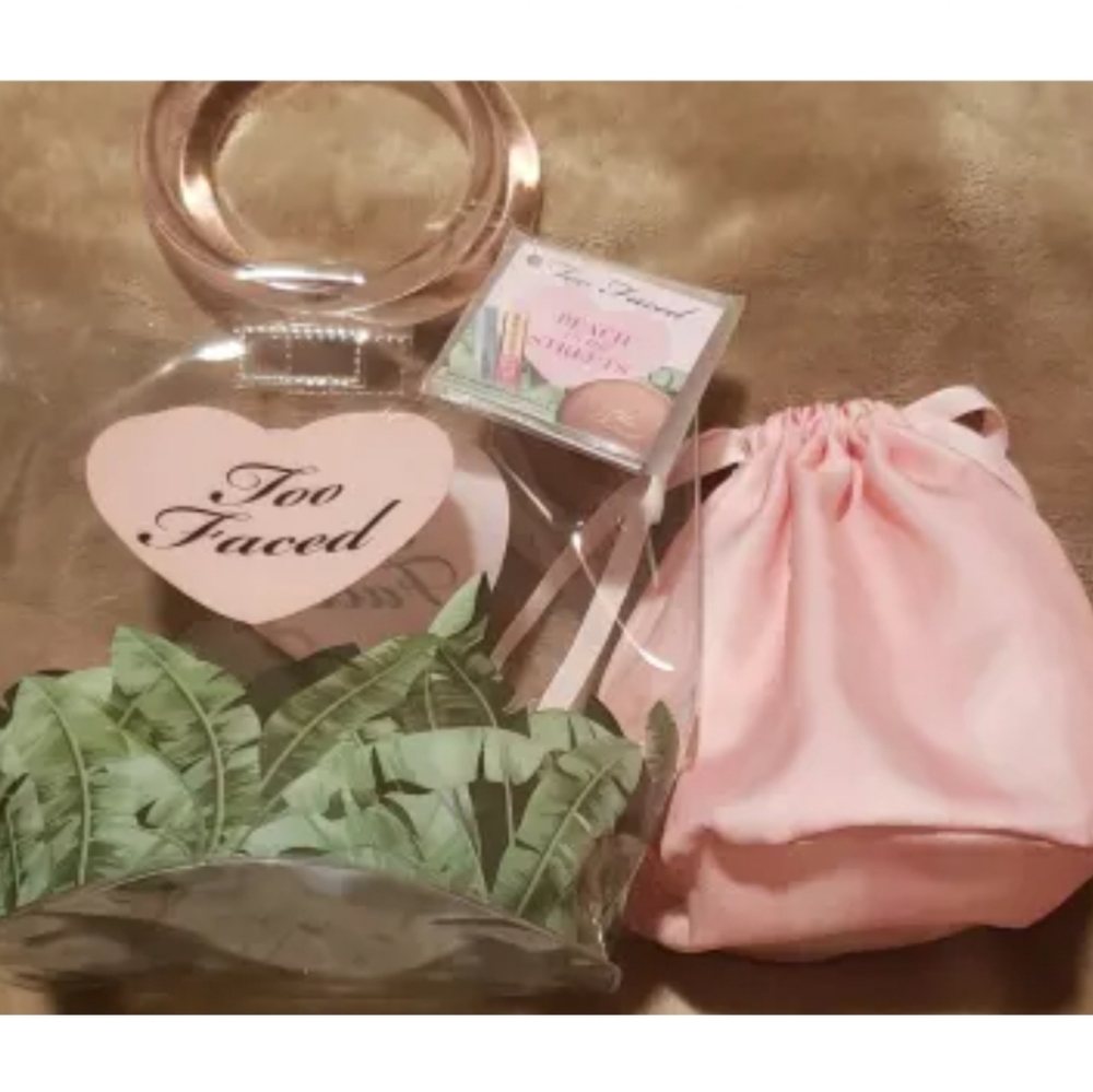 FREE w Too Faced Purchase - Picture 2 of 2